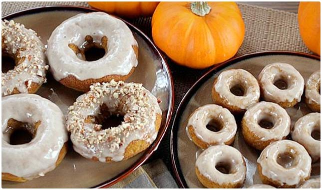 baked maple pumpkin doughnuts