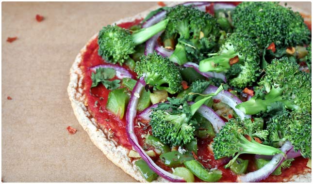 mini veggie pizza