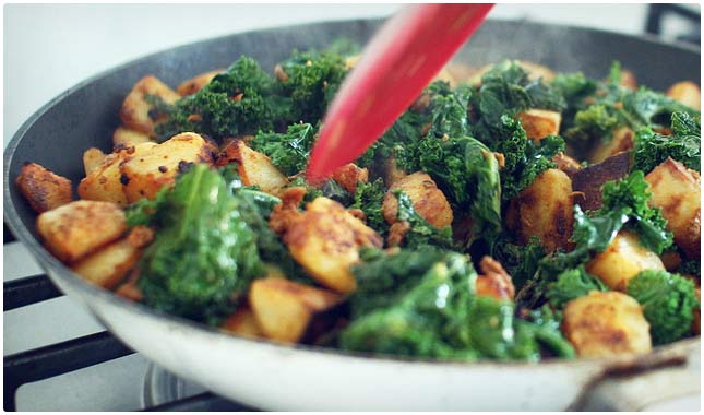 kale and soy chorizo hash