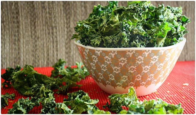 sour cream and onion kale chips