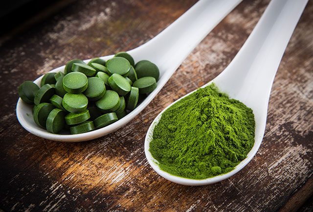 Spirulina-powder-and-pills