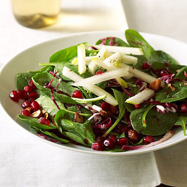 Spinach Pomegranate Salad with Pears and Hazelnuts