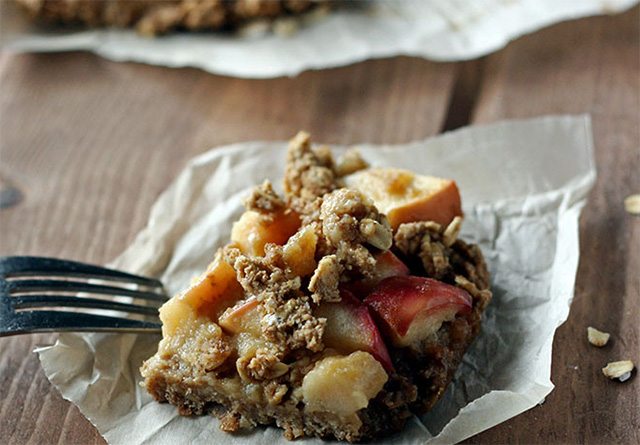 Salted Caramel Apple Crumble Breakfast Bars