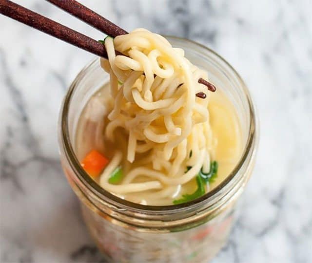 DIY instant noodle cup in a mason jar recipe