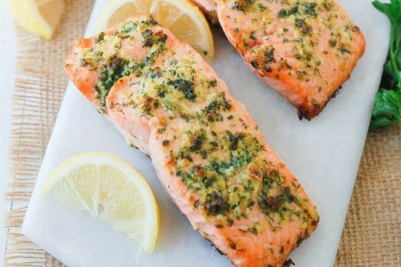 Top 9 Health Benefits of Salmon (+ Recipe)