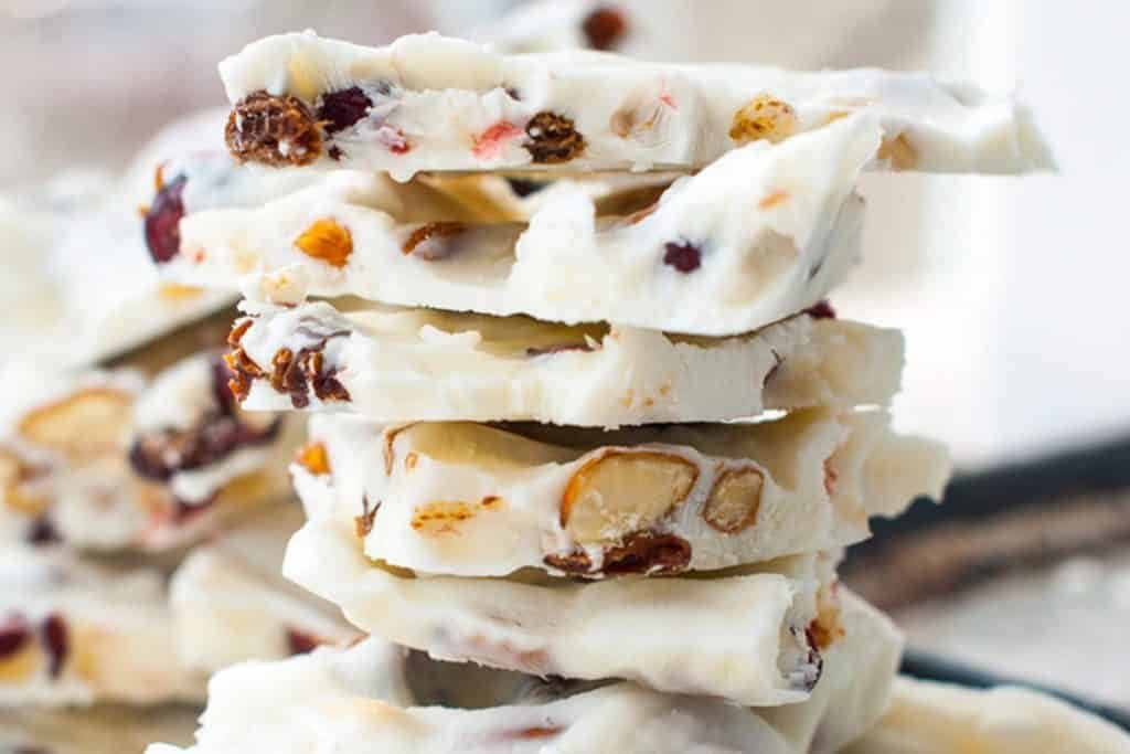 Yogurt trail mix bar