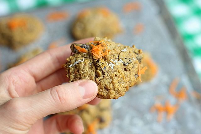 nut carrot raisin cookies